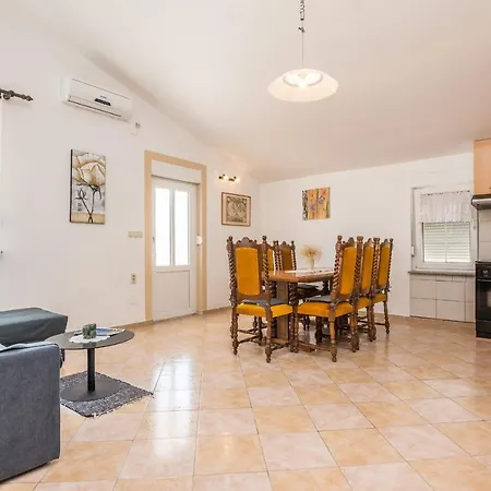 Apartamento Varga *